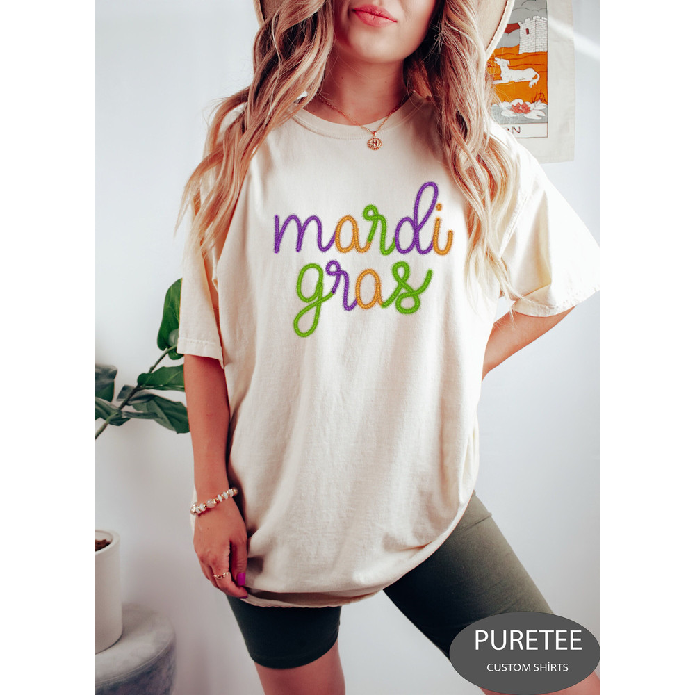 Retro Mardi Gras Sweatshirt, Mardi Gras Carnival Shirt, Fleur De Lis Tee, Fat Tuesday, Women Mardi Gras Costume, New Orleans Cruise Shirt.jpg