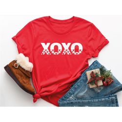 xoxo valentines day shirt, valentine day shirt couples, love sweatshirt, xoxo sweatshirt, xoxo t-shirt, xoxo retro shirt