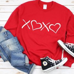 xoxo valentines day sweatshirt, couples lovesweatshirt, love sweatshirt, valentines day gift, xoxo tee, gift for her, gi