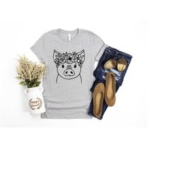 floral pig shirt, floral crown, farm shirt, cute pig shirt, pig lover gift, pig t-shirt, pig mom, country pig shirt, wom