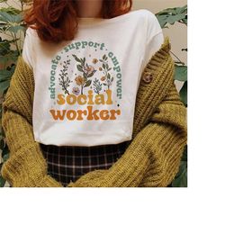 retro floral social worker shirt, school social worker sweatshirt, gift for social worker, flower sweatshirt, wildflower