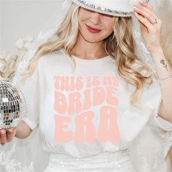 gift for bride, funny bride shirt, engagement gift, retro groovy bride shirt, funny bride gift bride its me, bride shirt