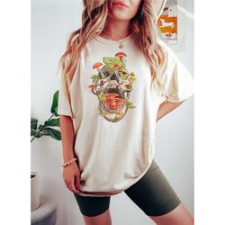 retro frog and mushroom shirt, halloween mushroom skull shirt, hippie shirt, plant shirt, nature t-shirt, vintage plant