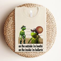 on the outside im hootin on the inside im hollerin graphic shirt, funny trendy social media meme shirt, funny saying shi