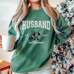 comfort colors bride and groom kermit annie , magic kingdom holiday trip unisex t-shirt family birthday gift adult kid t