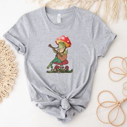 frog mushroom shirt, frog with mushroom hat cute cottagecore aesthetic sweatshirt  , mushroom frog, cute frog critic sil