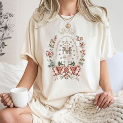 marian catholic t-shirt, virgin mary t shirt, catholic gifts for women, catholic t-shirt
