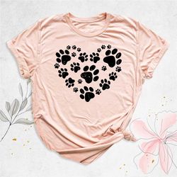 paw love shirt, dog mama shirt, heart paw shirt, dog lover shirt, paw print shirt, cat mom shirt, animal lover t-shirt,