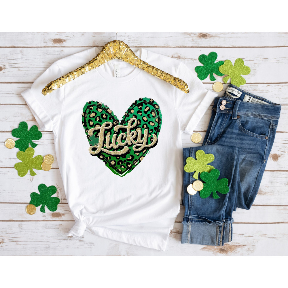 St. Patrick's Day Lucky Shirt,St. Patricks Day Shirt,Shamrock Lucky Lips,Four Leaf Clover,Shamrock Shirts,Patrick's Day,Irish Tshirt.jpg