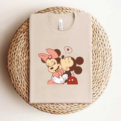 disney mickey minnie kiss love shirt