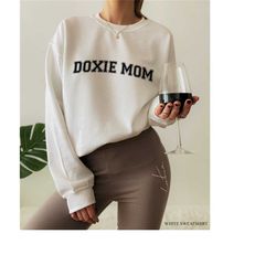 doxie mom sweatshirt, dachshund shirt for women, dachshund mom shirt, dog mama tshirt, dog mom gift, dog gifts for owner