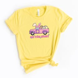 on the hunt shirt,hunting crew shirt,hunting truck easter shirt,happy easter tee,cute bunnys on the hunt,easter matching