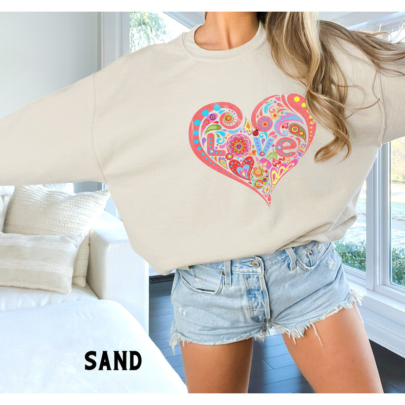Retro Heart Valentine's Day Sweatshirt for Women, Womens Valentine Hoodie, Retro 70s Love Crewneck Sweater, Womens Spring Sweatshirt Gift 1.jpg
