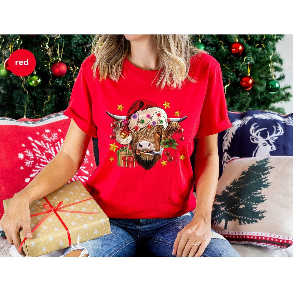 Christmas Shirts, Merry Christmas Crewneck Sweatshirt, Cow Graphic Tees, Holiday T-Shirt, Gift for Farmer, Women Vneck Shirt, Shirts for Men.jpg