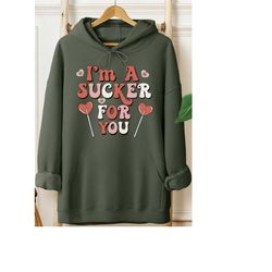 i'm a sucker for you hoodie, hoodie for valentine's day, valentine's day gifts, lollipop hoodie, couples gift idea, tren