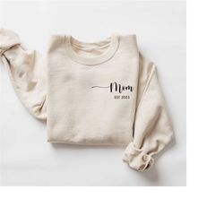 personalized mom sweatshirt, mothers day sweatshirt, mama sweatshirt, mom hoodie, mama crewneck, new mom sweatshirt, gra