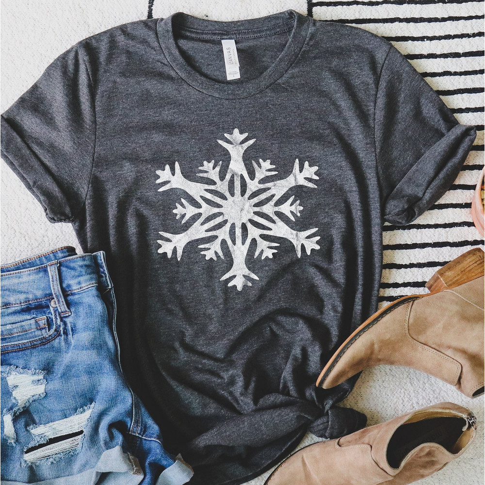 Christmas Shirts for Women, Womens Christmas tee, Snowflake Shirts, Cute Holiday tee, Christmas Holiday party tee, Winter Shirts.jpg