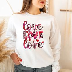 valentines day heart sweatshirt, leopard love heart shirt, valentines day shirts for woman, valentines day gift,happy va
