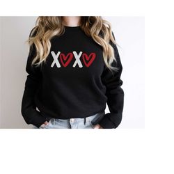 xoxo sweatshirt, xoxo shirt, valentines day heart shirt, heart love valentines t-shirt, gift for her, valentines shirt,
