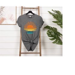 retro sunset rays wavy shirt, retro sunshine shirt, beach tee, summer time shirt, vintage shirt, sun rays shirt, beach v