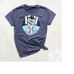 love in space shirt, cute valentine's day shirt, astronauts love shirt, valentine couple shirt, hugging shirt, valentine