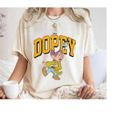 dopey easily distracted shirt, snow white and seven dwarfs t-shirt, dopey dwarf disney, family vacation, disneyland trip