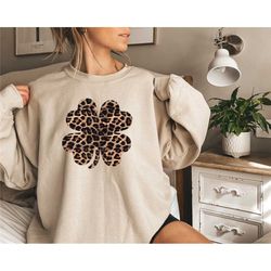 leopard shamrock sweatshirt, lucky sweatshirt ,shamrock sweater,st patrick's women shirt,clover shirt,st patrick's day s