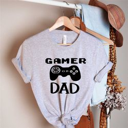 gamer dad, gamer dad shirts, gamer dad gifts, fathers day gift, gifts for dad, daddy gift, game shirts, gaming t-shirt,f