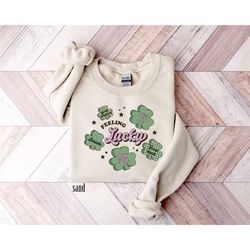 retro feeling lucky sweatshirt, womens shamrock sweatshirt, st patrick's day sweatshirt, charm sweatshirt, irish sweatsh