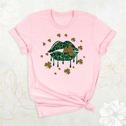 st patricks lips shirt, lucky shirt, lips shamrock shirt, st patrick's day shirt, irsh women shirt, saint patty's day t-