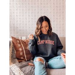camp nurse sweatshirt, icu krankenschwester sweatshirt krankenschwester crewneck, camp nurses, registered nurse sweatshi