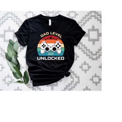 dad level unlocked shirt, dad classic retro shirt, video games men's tee, husband gift for him tee, gamer dad gift shirt