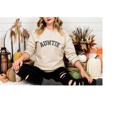 auntie sweatshirt, aunt sweatshirt, pregnancy announcement, cool auntie crewneck, new aunt shirt, pregnancy reveal to au