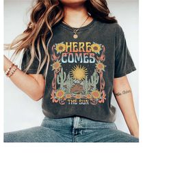 here comes the sun shirt, summer shirt, beach summer shirt, beach vacation shirt, vacay shirt, summer vibes shirt, retro