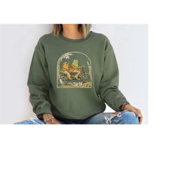 frog and toad sweatshirt, vintage classic book cover shirt, frog and toad sweatshirt, frog shirt,retro frog shirt,vintag