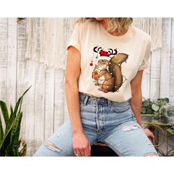 christmas squirrel lights t-shirt, cute christmas t-shirt, christmas squirrel t-shirt, christmas squirrel gift tee, chri