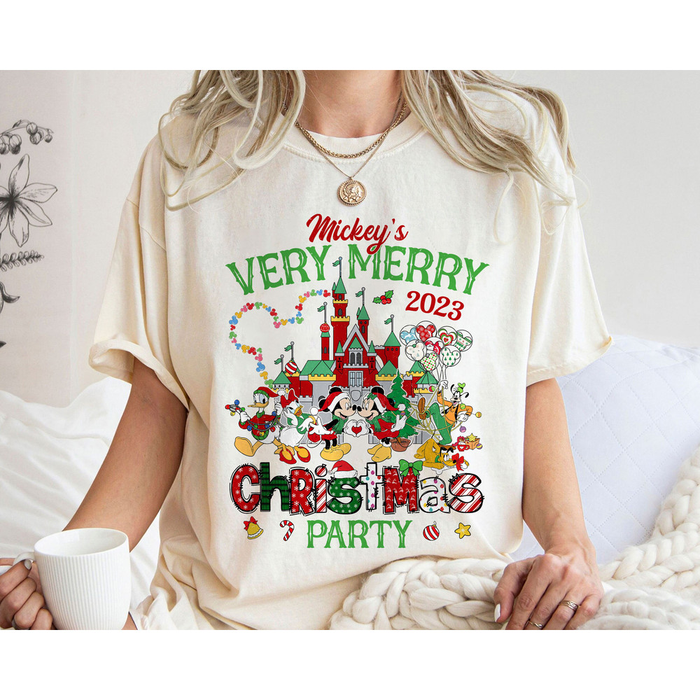 Mickey's Very Merry Christmas Party 2023 Disney Castle Xmas Light Shirt Family Matching Walt Disney World Shirt Gift Ideas Men Women.jpg