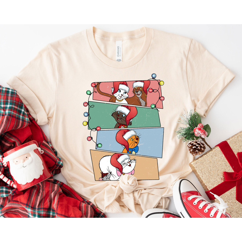 The Aristocats Santa Hat Vintage Xmas Light Merry Christmas Shirt Family Matching Walt Disney World Shirt Gift Ideas Men Women.jpg