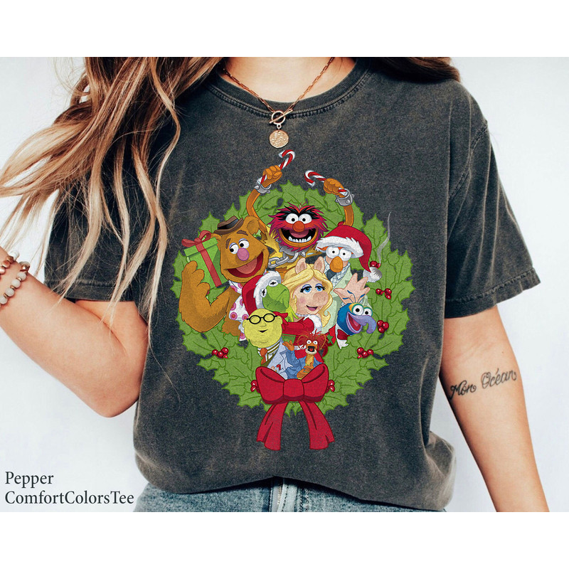 The Muppets Christmas Muppet Group Wreath Shirt Family Matching Walt Disney World Shirt Gift Ideas Men Women.jpg