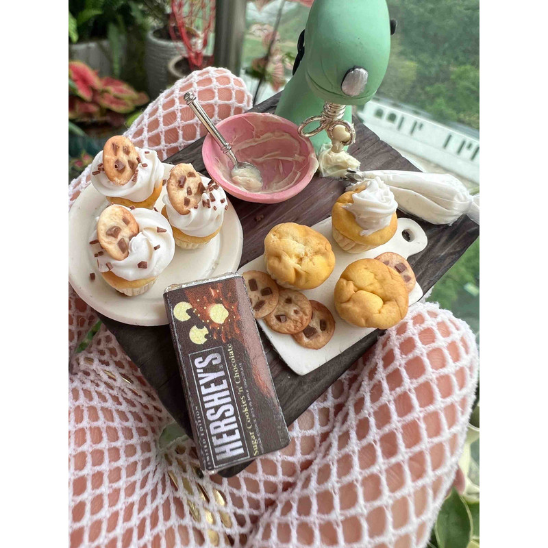 Miniature Cupcake Baking Scene For Dollhouse Collection 2