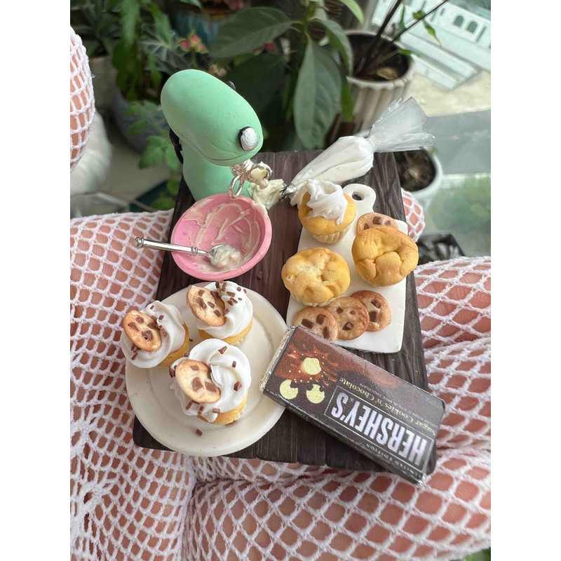 Miniature Cupcake Baking Scene For Dollhouse Collection 3