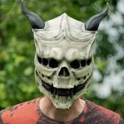 three-eyed demon mask with moving jaw, resin skull mask, demon skull, halloween mask scary, custom cosplay mask,