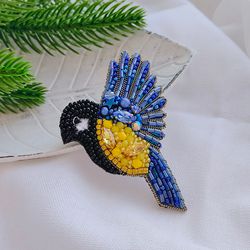 Beaded bird brooch, brooch tit, handmade jewelry for women, gift for a friend