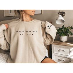 custom mama sweatshirt with children name on sleeve,
