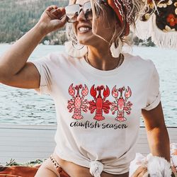 crawfish shirt, crawfish season, love crawfish tee, crawfish t shirt, crawfish shirt for women, crawfish boil tee, cajun
