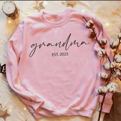 customized est grandma sweatshirt, grandma gift, mother's day sweatshirt, mother's day gift, granny gift, new granny gif