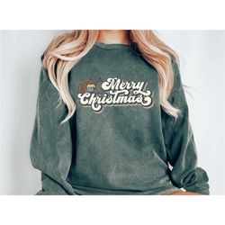 comfort colors merry christmas shirt,merry &bright shirt,christmas sweatshirt,retro holiday shirt,cute christmas gift,fa