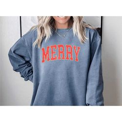 comfort colors merry christmas shirt,women christmas sweatshirt,merry & bright shirt,retro holiday shirt,cute christmas