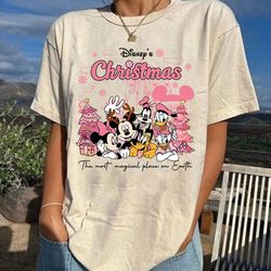 santa mickey and friends pink christmas light t-shirt, mickeys very merry xmas matching tee, disneyland vacation holiday