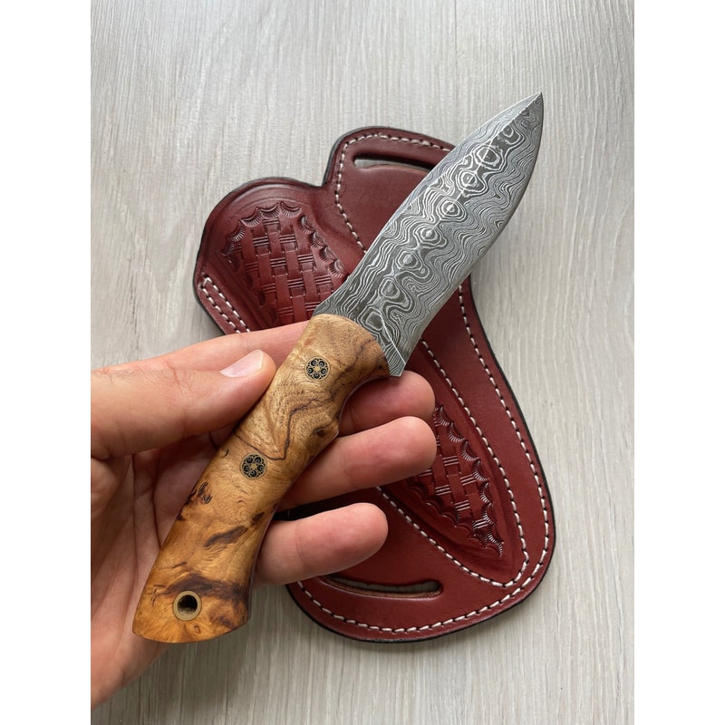 Real Damascus Outdoor Knife 150 Layers Blacksmith Made Bushcraft Knife Chestnut Wood Handle 7